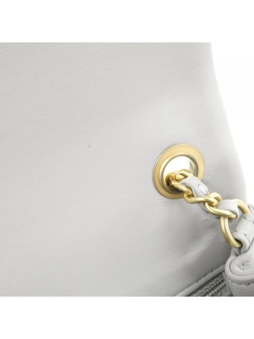 Chanel included pristine strap